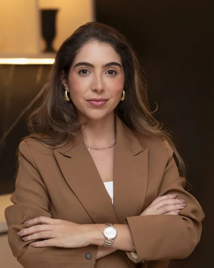 Dra. Débora Guedes